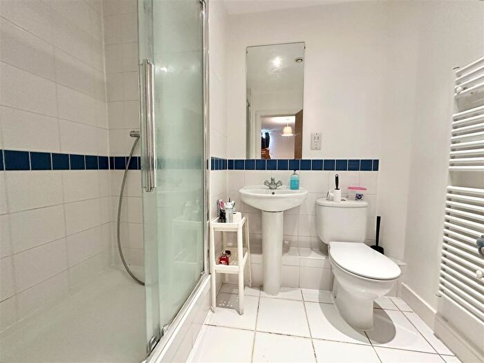 2 Bedroom Flat To Rent In Chapter Walk, Bristol, BS6
