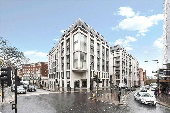 3 Bedroom Flat To Rent In The Strand, Westminster, London, WC2R