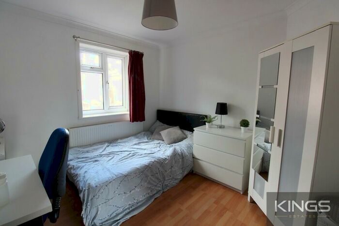 6 Bedroom Semi-Detached House To Rent In Mayfield Road, SO17