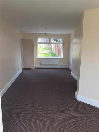 3 Bedroom Semi-Detached House To Rent In Twickenham Road, Kingstanding, Birmingham, B44