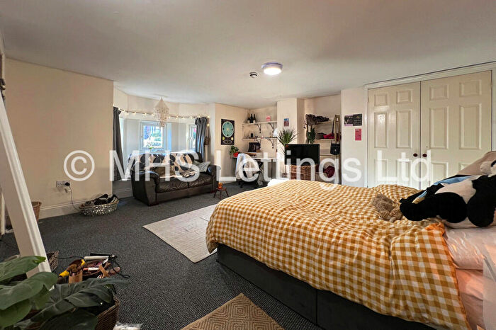 8 Bedroom Terraced House To Rent In Regent Park Terrace, Leeds, LS6