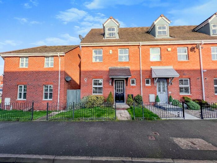 3 Bedroom Semi Detached House To Rent In Bickon Drive, Quarry Bank, Brierley Hill, DY5