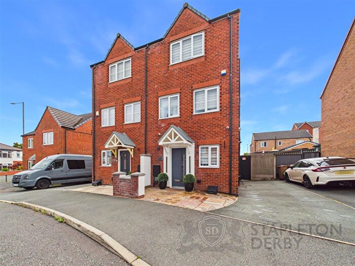 4 Bedroom Semi Detached House For Sale In Newlove Avenue, St. Helens, WA10
