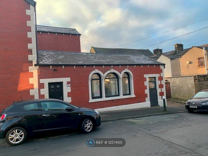 2 Bedroom Flat To Rent In Earl Street, Clayton Le Moors, Accrington BB5