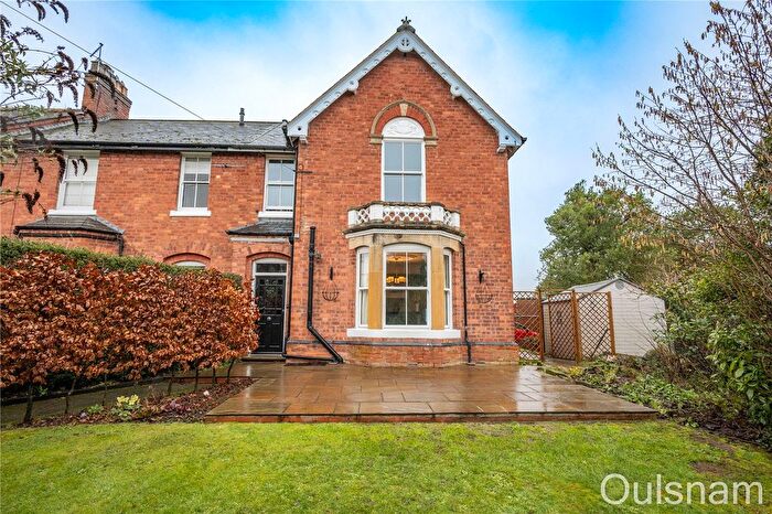 3 Bedroom End Terrace House For Sale In South Crescent, Bromsgrove, Worcestershire, B60