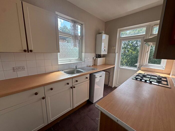 2 Bedroom Flat To Rent In Aubrey Road, E17