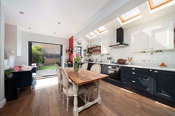 5 Bedroom Terraced House To Rent In Wendell Road, London, W12