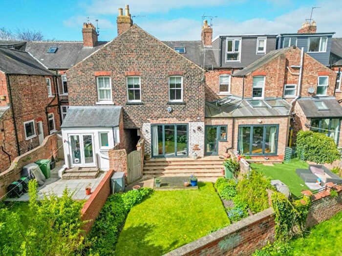 3 Bedroom Town House For Sale In Huntington Road, York, YO31