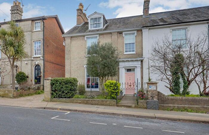 6 Bedroom Town House For Sale In Close Christchurch Park, IP1
