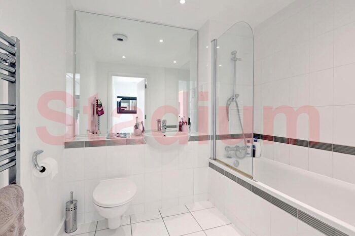1 Bedroom Flat To Rent In Vizion London - Epc Rating B, N7