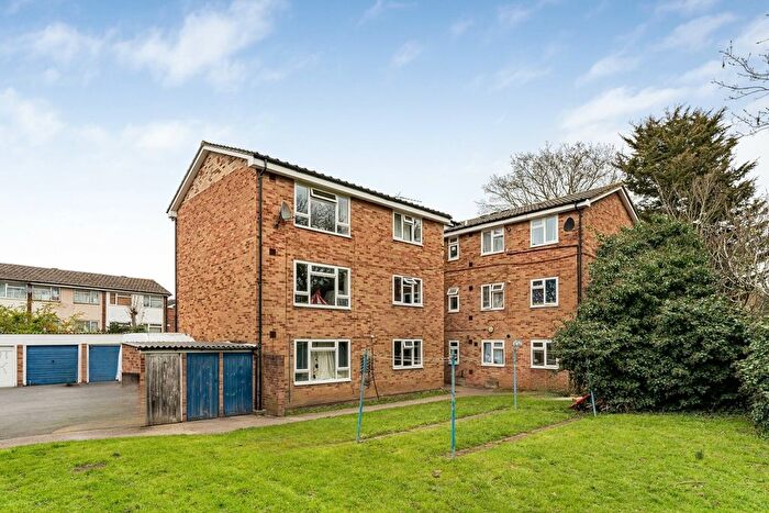 2 Bedroom Flat For Sale In Beulah Crescent, Thornton Heath, CR7