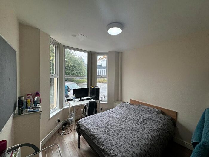 6 Bedroom House To Rent In Hall Lane, Liverpool, L7