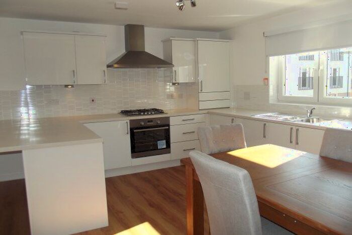 2 Bedroom Flat To Rent In Ash Place, Glasgow, G64