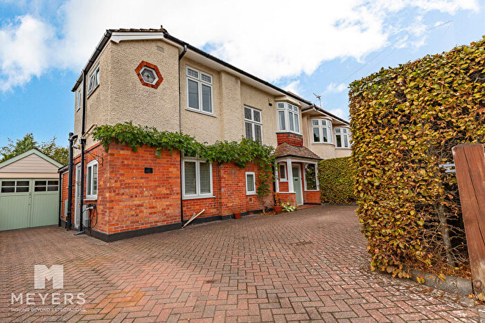 4 Bedroom Detached House For Sale In Brackendale Road, Bournemouth, BH8