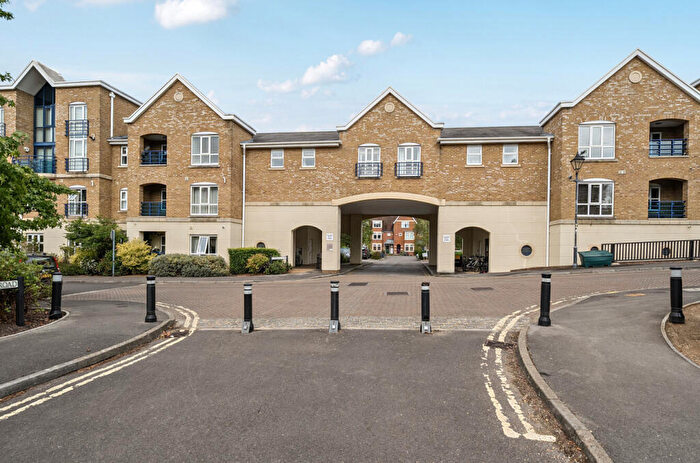 3 Bedroom Apartment For Sale In Complins Close, Oxford, Oxfordshire, OX2