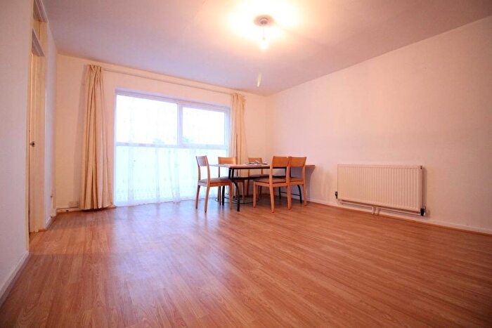 2 Bedroom Flat To Rent In Bath Road, Hounslow, TW4