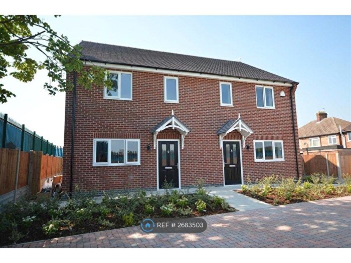 3 Bedroom Semi Detached House To Rent In Berkshire Road, Leicester, LE2