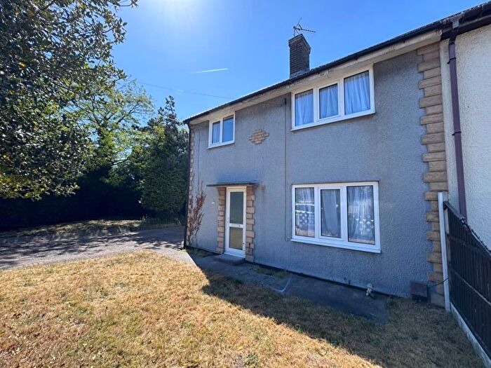 3 Bedroom Semi-Detached House To Rent In Dove Croft, Ollerton, NG22