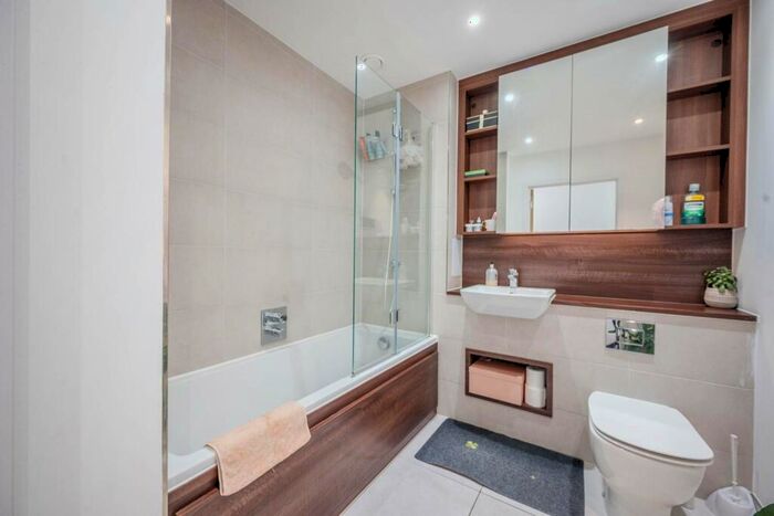 2 Bedroom Flat For Sale In College Road, Harrow, HA1