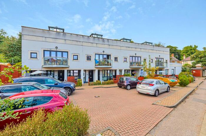 2 Bedroom Maisonette To Rent In Haling Down Passage, Sanderstead, South Croydon, CR2