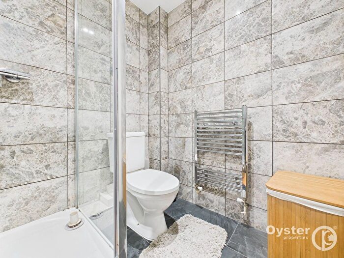2 Bedroom Flat For Sale In Cottage Close, Harrow, HA2