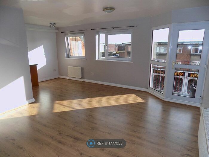 2 Bedroom Flat To Rent In Acland Road, Exeter, EX4