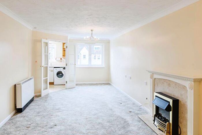 2 Bedroom Retirement Property For Sale In Spalding Court, Chelmsford, CM1