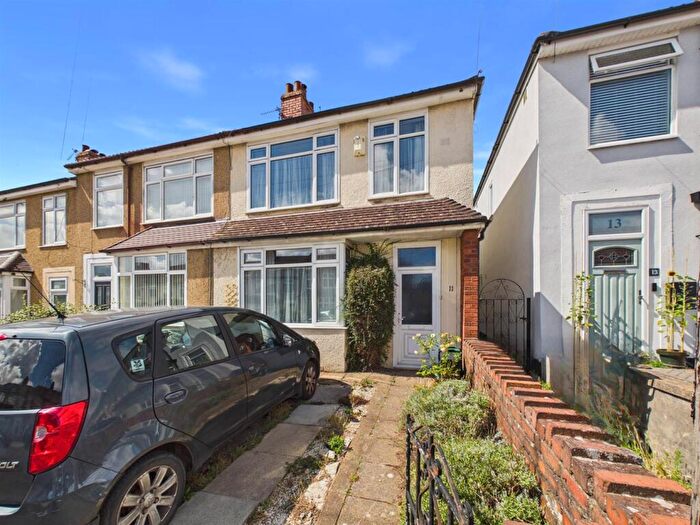 3 Bedroom End Of Terrace House For Sale In Kennard Rise, Kingswood, Bristol, BS15