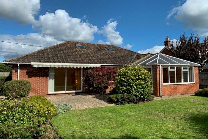 3 Bedroom Bungalow To Rent In Wainsford Road, Lymington, SO41