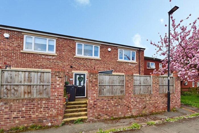 2 Bedroom Town House For Sale In Whitehouse Court, Sheffield, S6