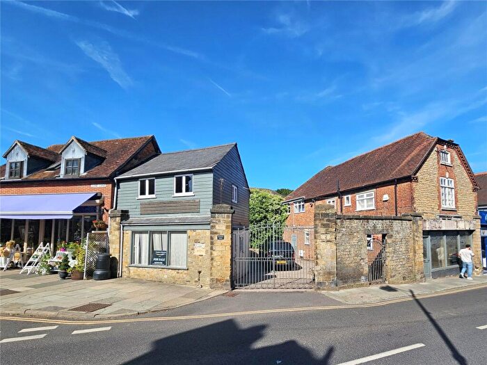1 Bedroom Apartment For Sale In Rumbolds Hill, Midhurst, West Sussex, GU29