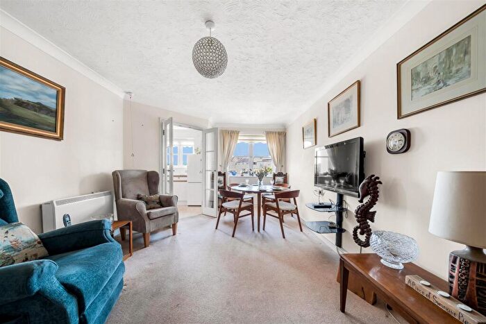 1 Bedroom Retirement Property For Sale In De Moulham Road, Swanage, BH19 - Photo 3