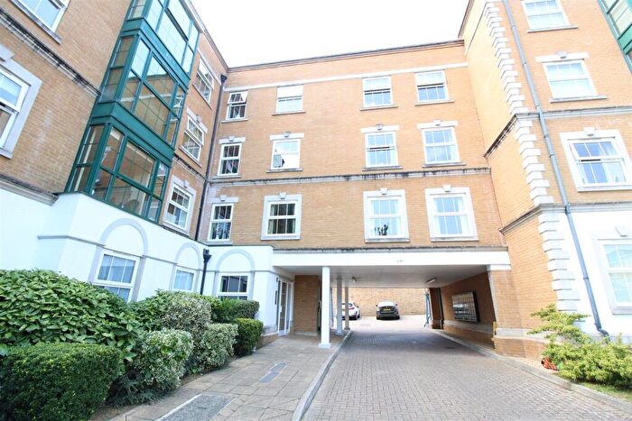 3 Bedroom Apartment For Sale In Medina Gardens, Cowes, PO31