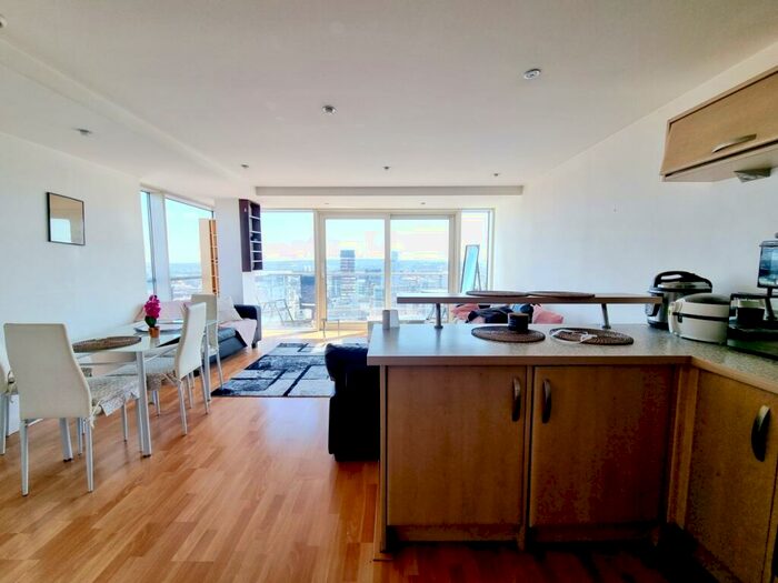 2 Bedroom Apartment To Rent In Albion Street Leeds West Yorkshire, LS2