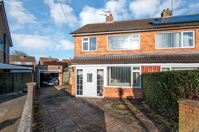 3 Bedroom Semi Detached House For Sale In Caledonian Road, Stamford, PE9