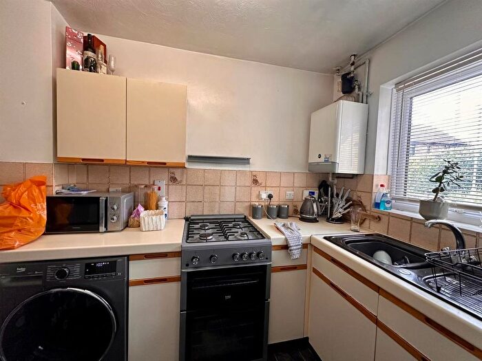 2 Bedroom Detached House To Rent In Heron Walk, Oxen Lease, Singleton, Ashford, TN23