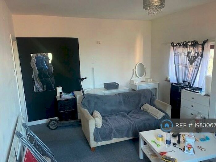 Studio To Rent In High Lane, Manchester, M21