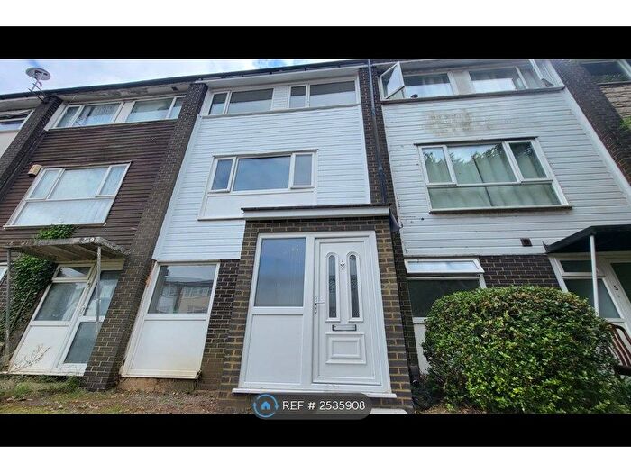 6 Bedroom Terraced House To Rent In Jessop Road, Stevenage, SG1