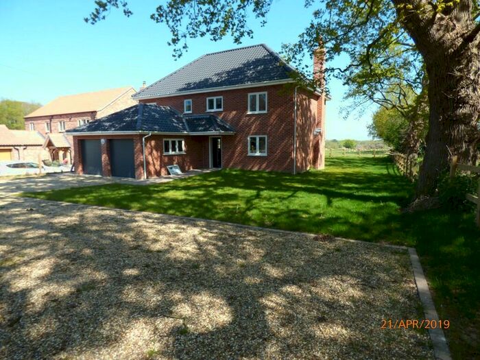 6 Bedroom Detached House To Rent In New Road, Surlingham, Norwich, NR14