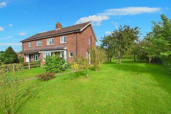 3 Bedroom Semi-Detached House For Sale In Up Somborne, SO20