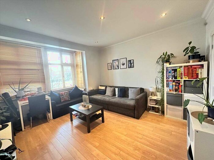2 Bedroom Flat To Rent In B, Hanger Lane (First Floor Maisonette), Ealing, Ealing, W5