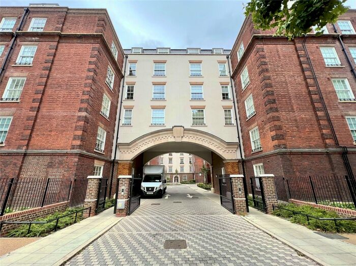 1 Bedroom Flat To Rent In Lisgar Terrace, West Kensington, W14