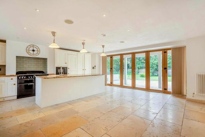 4 Bedroom Detached House For Sale In Pill Row, Caldicot, Monmouthshire, NP26