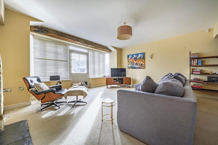 3 Bedroom Terraced House To Rent In High Street, South Cerney, GL7