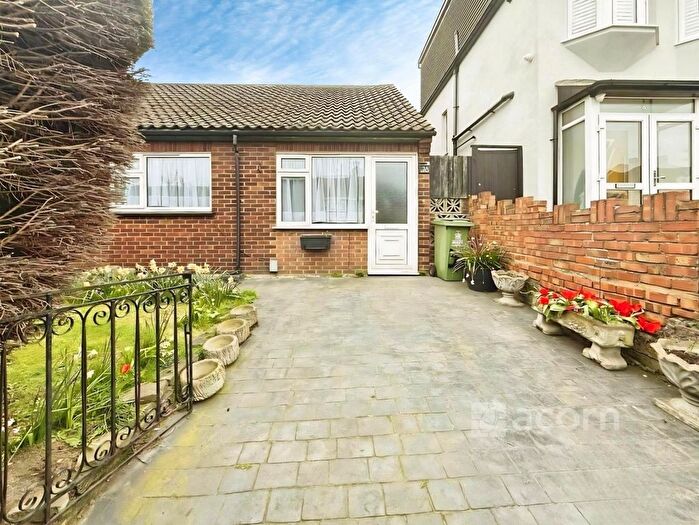 1 Bedroom Bungalow To Rent In Buxton Road, Erith, DA8
