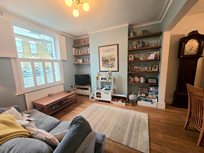 3 Bedroom House To Rent In Mayall Road, Herne Hill, London, SE24