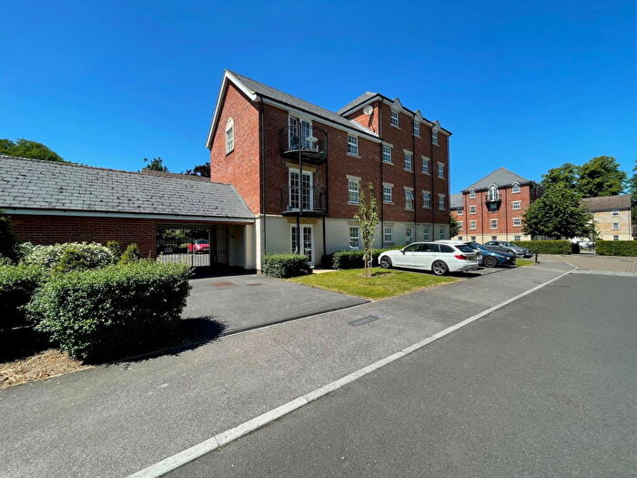 2 Bedroom Apartment To Rent In Old College Road, Newbury, RG14