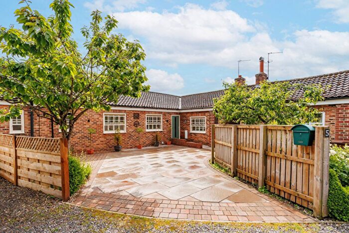 3 Bedroom Mews For Sale In Foston, York, YO60