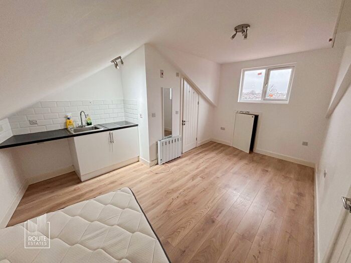 Studio To Rent In High Road, Leyton, E15