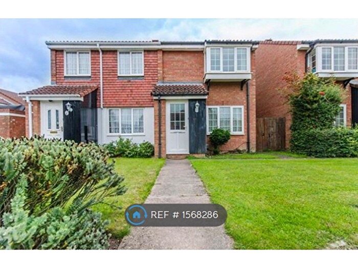 2 Bedroom Semi Detached House To Rent In Tamarin Gardens, Cambridge, CB1